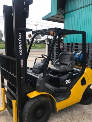 ขาย รถโฟล์คลิฟท์ KOMATSU รุ่น FG25T-16เสาทูฟรี 4.3 เมตร
