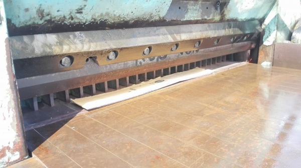 เครื่องตัดกระดาษระบบเดินเฟือง KWANG LONG หน้าตัด 3 ฟุต 90 cm ไฟ 380V เครื่องรุ่นหนักโครงสร้างหนามีดคมๆพร้อมใช้ เครื่องตัดกระดาษระบบเดินเฟือง KWANG LONG หน้าตัด 3 ฟุต 90 cm ไฟ 380V เครื่องรุ่นหนักโครงสร้างหนามีดคมๆพร้อมใช้