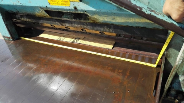 เครื่องตัดกระดาษระบบเดินเฟือง KWANG LONG หน้าตัด 3 ฟุต 90 cm ไฟ 380V เครื่องรุ่นหนักโครงสร้างหนามีดคมๆพร้อมใช้ เครื่องตัดกระดาษระบบเดินเฟือง KWANG LONG หน้าตัด 3 ฟุต 90 cm ไฟ 380V เครื่องรุ่นหนักโครงสร้างหนามีดคมๆพร้อมใช้