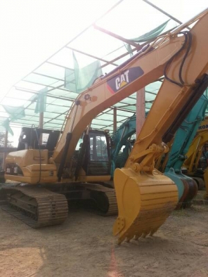 ขายรถขุด CAT 320D นำเข้าจากนอกแท้ยังไม่ใช้งานในไทยมีลายกระบอกดำใบ 80 มีแอร์เอกสารอินวอยไฟฟ้าครบสภาพเดิมๆจากนอกสวยเต็มทุกอย่างพร้อมใช้ร้านละอองดาวแทรคเตอร์นครชัยศรี