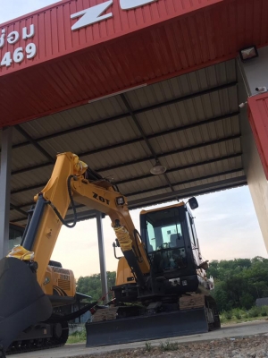 แบคโฮใหม่ 5.5ตัน ZOT ZE906