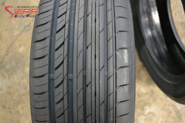 TOYO C1S 215/55R17 ปี16 ราคาพิเศษ TOYO C1S 215/55R17 ปี16 ราคาพิเศษ