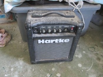 ขาย กีต้า แอมปรีฟายเออร์ 10 WATT