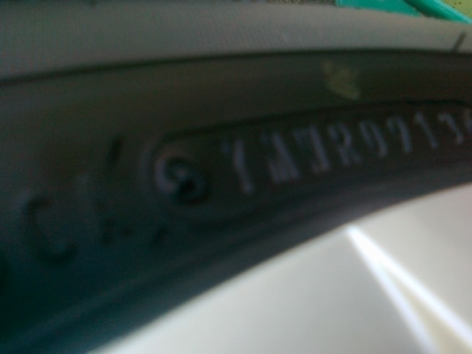 ขายล้อพร้อมยางฝาครอบ รถวีออส  สภาพยางใหม่เอี่ยมถอดจากรถป้ายแดงยังไม่ได้ใช้งาน ซื้อรถจากโชว์รูมก้มาเปลี่ยนเป็นแม็กทันทีสภาพยังไม่ได้ล้าง(รับประกันว่าใหม่เอี่ยมปี2013ออกรถมาเมื่อวานนี้เอง)