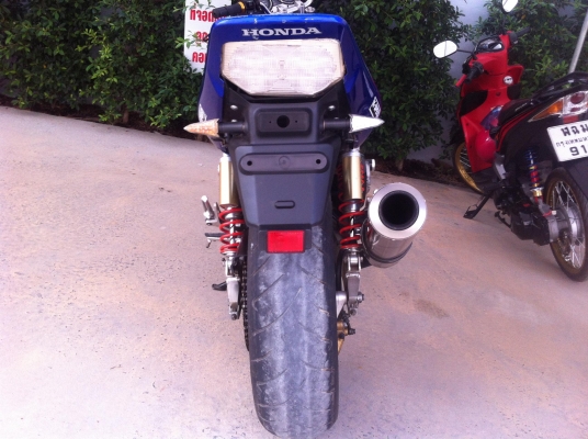 cb400 รถปี. 2003 เครื่อง เทค 2. รถสวยมากๆๆเครื่องดีมาก. ของแต่งตามรูป. คับ.0878552944  อินเวอร์   กรรมสามิต แท้.