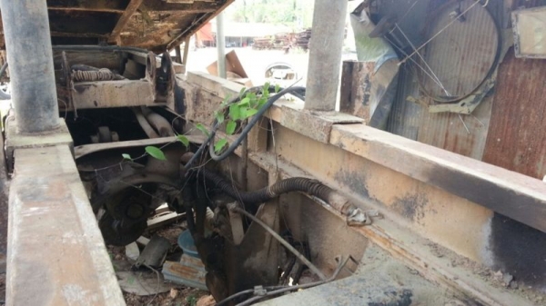 รถอิซูซุ 10  ล้อดั๊ม 210 แรงม้า ( ขายตามสภาพ )  สนใจติดต่อ 081 - 6079515