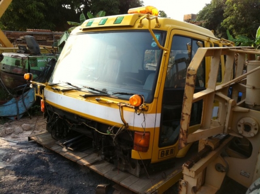 หัว isuzu  หัวนอกสวยจัด  ภายนอกไม่ต้องทำสี ภายในครบๆไม่มีรอย