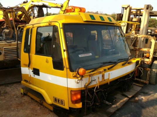 หัว isuzu  หัวนอกสวยจัด  ภายนอกไม่ต้องทำสี ภายในครบๆไม่มีรอย