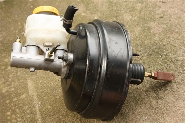 ขายหม้อลมเบรคชั้นครึ่ง ของnissan ใส่missubishi ได้1800