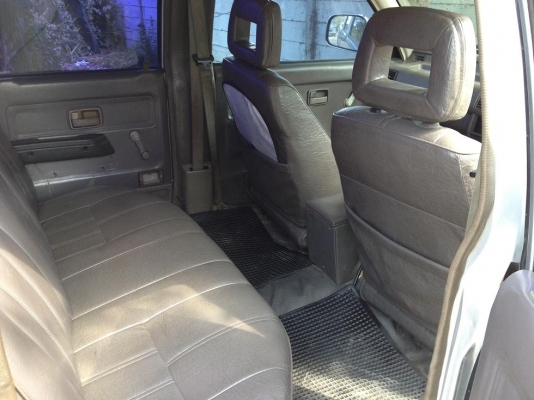 ISUZU TFR 4ประตู เครื่อง2.5หัวฉีด 1 J เกียร์ AUTO พวงมาลัยเพาเวอร์ ติดแก้สเรียบร้อยแล้ว สุดยอดประหยัด รถอเนกประสงค์ สีสวยมาก สภาพสวยสมบูรณ์ทั้งคัน ดูแลรักษาอย่างดี ไม่มีอุบัติเหตุ