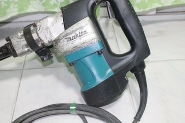 สว่านและสกัดระบบโรตารี่ยี่ห้อmakita รุ่นHR3530 สภาพดีมากพร้อมใช้ครับ สว่านและสกัดระบบโรตารี่ยี่ห้อmakita รุ่นHR3530 สภาพดีมากพร้อมใช้ครับ