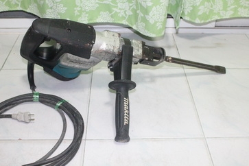 สว่านและสกัดระบบโรตารี่ยี่ห้อmakita รุ่นHR3530 สภาพดีมากพร้อมใช้ครับ สว่านและสกัดระบบโรตารี่ยี่ห้อmakita รุ่นHR3530 สภาพดีมากพร้อมใช้ครับ
