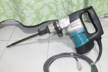 สว่านและสกัดระบบโรตารี่ยี่ห้อmakita รุ่นHR3530 สภาพดีมากพร้อมใช้ครับ สว่านและสกัดระบบโรตารี่ยี่ห้อmakita รุ่นHR3530 สภาพดีมากพร้อมใช้ครับ