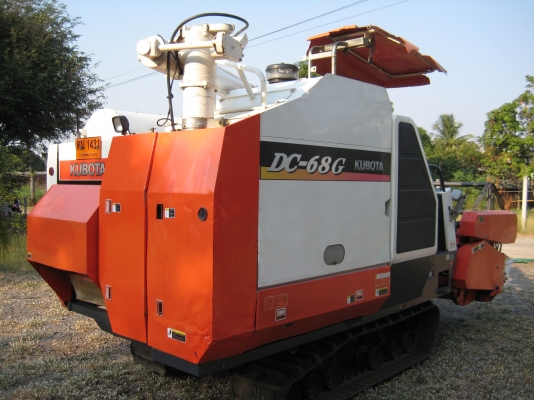 ขายรถเกี่ยวข้าว KUBOTA DC 68G พร้อมใช้ สภาพสวย!!