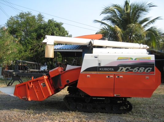 ขายรถเกี่ยวข้าว KUBOTA DC 68G พร้อมใช้ สภาพสวย!!