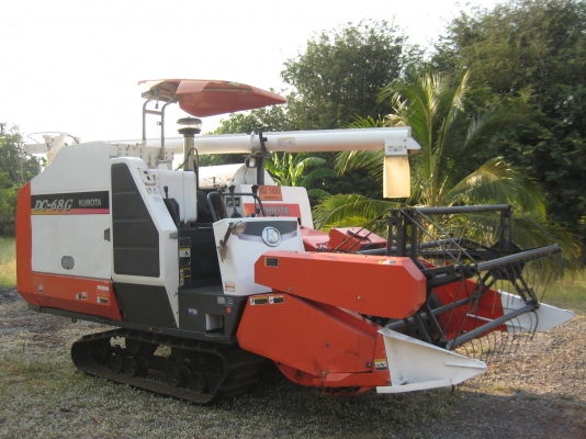 ขายรถเกี่ยวข้าว KUBOTA DC 68G พร้อมใช้ สภาพสวย!!