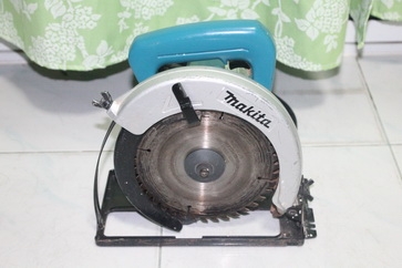 เลื่อยวงเดือน 7 นิ้ว makita รุ่น 5806B (1,050w.) สภาพพร้อมใช้งานครับ