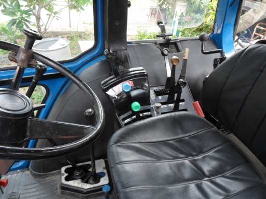 ขาย รถไถฟอร์ด7610 NEW HOLLAND 2เพลา คานหน้าคาราโร่