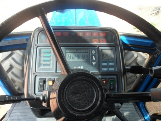 ขาย รถไถฟอร์ด7610 NEW HOLLAND 2เพลา คานหน้าคาราโร่