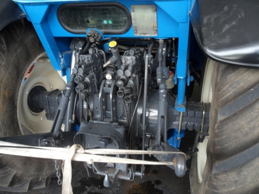 ขาย รถไถฟอร์ด7610 NEW HOLLAND 2เพลา คานหน้าคาราโร่