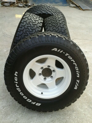 ขาย BF All 265/75 R16 ปี 10 พร้อมล้อลาย Bredley