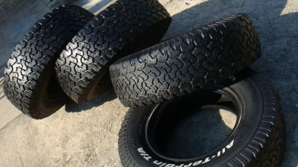ขายยาง BF Goodrich Allterrain 265 75 r16 ปี10 ขายยาง BF Goodrich Allterrain 265 75 r16 ปี10