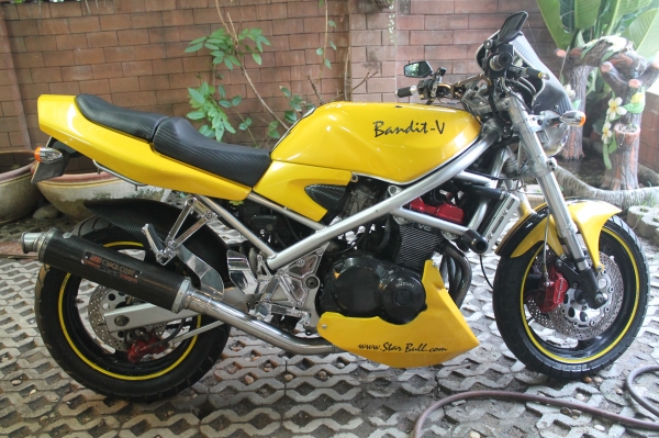 bandit400หล่อ ๆคับ
