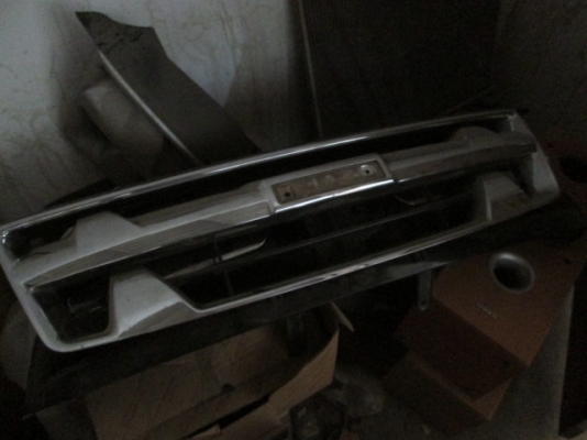 ขาย กระจังหน้าตัวนอก เขี้ยวเสือ Dmax มี 3 ชิ้น