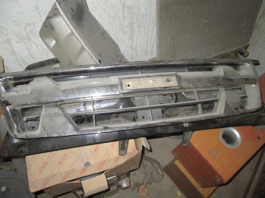 ขาย กระจังหน้าตัวนอก เขี้ยวเสือ Dmax มี 3 ชิ้น