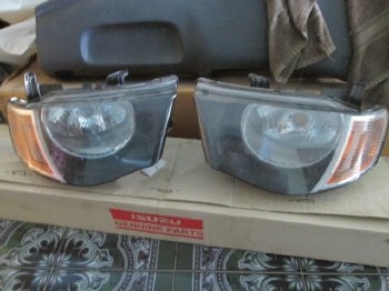 ขาย โคมไฟหน้า TRITON 1 คู่ LH + RH คู่ละ 3000 บาท