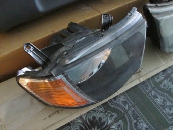 ขาย โคมไฟหน้า TRITON 1 คู่ LH + RH คู่ละ 3000 บาท ขาย โคมไฟหน้า TRITON 1 คู่ LH + RH คู่ละ 3000 บาท