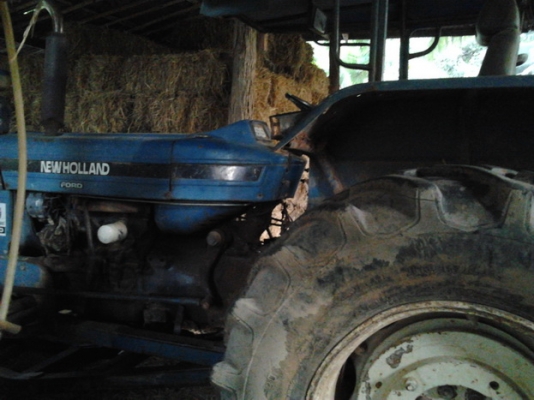 ขาย รถไถ FORD 6610 เสื้อลาย ตัวเต็ม สภาพพร้อมใช้งาน  ยางดี 4เส้น พร้อมอุปกรณ์ 2ชิ้น ใบดัน ผาน5CMT เอกสารเล่มทะเบียน พร้อมใช้ พร้อมลุยงาน ราคาต่อรองได้ครับ