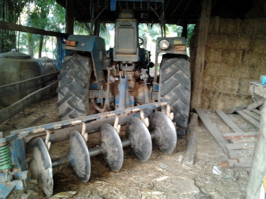 ขาย รถไถ FORD 6610 เสื้อลาย ตัวเต็ม สภาพพร้อมใช้งาน  ยางดี 4เส้น พร้อมอุปกรณ์ 2ชิ้น ใบดัน ผาน5CMT เอกสารเล่มทะเบียน พร้อมใช้ พร้อมลุยงาน ราคาต่อรองได้ครับ