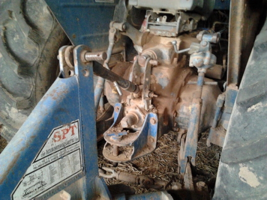 ขาย รถไถ FORD 6610 เสื้อลาย ตัวเต็ม สภาพพร้อมใช้งาน  ยางดี 4เส้น พร้อมอุปกรณ์ 2ชิ้น ใบดัน ผาน5CMT เอกสารเล่มทะเบียน พร้อมใช้ พร้อมลุยงาน ราคาต่อรองได้ครับ