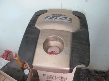 ขาย ฝาพลาสติกครอบเครื่อง Dmax ของแท้ติดรถ ไม่มีรอยแตก