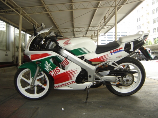 NSR PROARM  150SP ลาย REPSOL, CASTROL และ สีแดง  ทำสีใหม่ทั้งคัน สวยมาก กทม ไปรษณีย์ ยานนาวา กทม ตรงข้ามปั้ม เซลล์ สนใจติดต่อ คุณ เจ  โทร. 0808051985 กทม