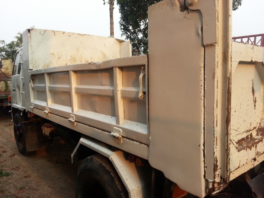 ขายรถ6ล้อดั้มดินอีซูซูร็อคกี้FSRเครื่อง6BG ยาง900-20 รถสวยจัด คนแรกมามัดจำทันทีแต่วันมาเอารถเงินไม่พร้อมเลยหลุดมัดจำครับ