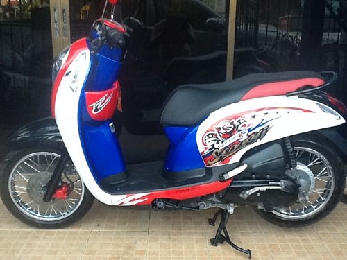 HONDA SCOOPY Iตัวใหม่ล่าสุดรถปี2012วิ่ง3xxxโลสวยไร้ที่ติ