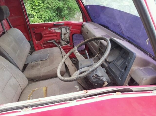 หัวเก๋ง HINO  FB  FC  ,มีผุไม่มาก ไม่น่าเกลียด เก็บซ่อมได้ ภายในครบ