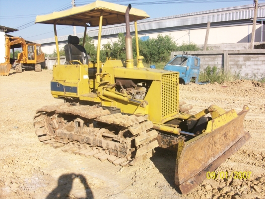 ขายแทรกเตอร์ D-2 รุ่น 5 KOMATSU สภาพสวยพร้อมใช้งาน ติดต่อ คุณจี๊ด 089-7949488 คุณยุทธ์ 081-9870866