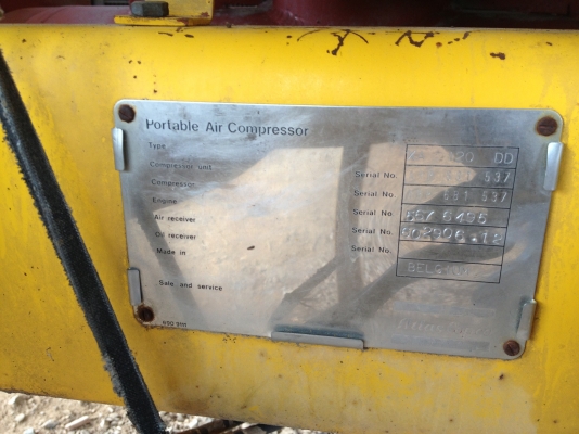 เครื่องลมแบบสกรู4หัวATLAS-xa120