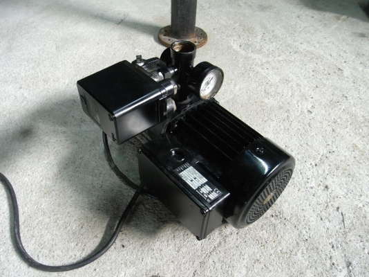 ขายปั้มน้ำหอยโข่งใบพัด 3 ชั้น Grundfos 1.5 HP ไฟบ้าน 220 v สภาพดี รุ่นมีระบบตัดการทำงานในตัว แต่ไม่มีถังแรงดันมาให้