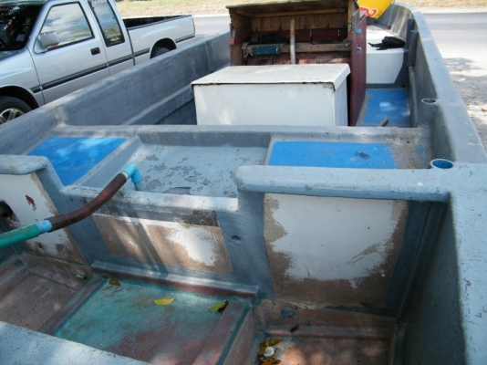 ขายเรือ 20ฟุต + เครื่องดีเซลวางท้องเรือ 3สูบ พร้อมอุปกรณ์หากิน