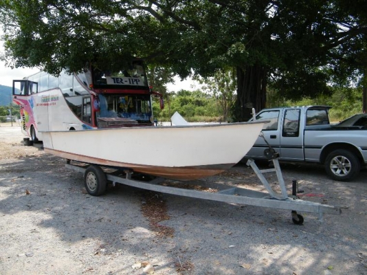 ขายเรือ 20ฟุต + เครื่องดีเซลวางท้องเรือ 3สูบ พร้อมอุปกรณ์หากิน