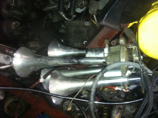 ขายแตรลมมือสองญี่ปุ่นพร้อมถังใบเล็กครับชุด 1,500