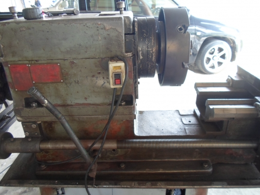 เครื่องกลึง 6 ฟุต คอลึก 15 นิ้ว  สำหรับงานหนัก 60,000  ด่วน  !!!!!!!!