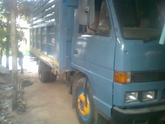 ขายหกล้อNPR115แรงม้ารถบ้านสภาพพร้อมใช้