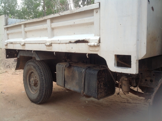 ขาย 4 ล้อดั้ม ISUZU. NKR. 88 สภาพดี พร้อมใช้ ภาษีเต็มเล่มพร้อมโอน