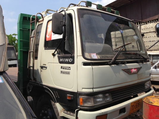 ขาย 6 ล้อ ฮีโน่ FF  เครื่อง 195 แรง กระบะพื้นเรียบยาว 6.50 เมตร