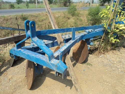 ขายFORD6600ราคา370000รถมีทเบียนครบดูรถได้ทีอำเภอด่านช้าง